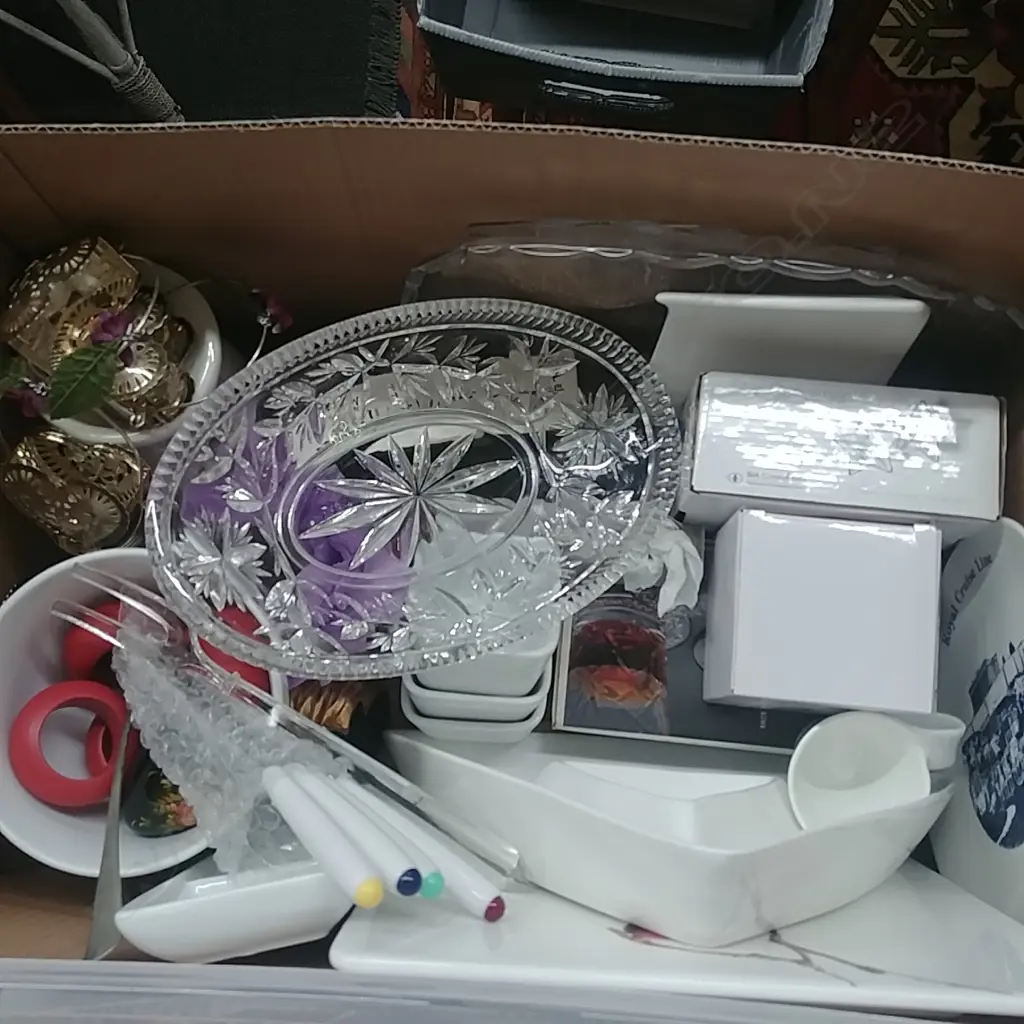 BOX LOT OF KITCHEN WEAR ETC Image 1++