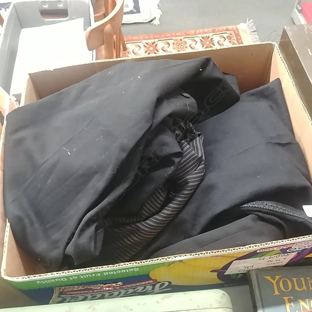 COLLECTION OF GENTS DRESS PANTS & JACKETS  Image 1++