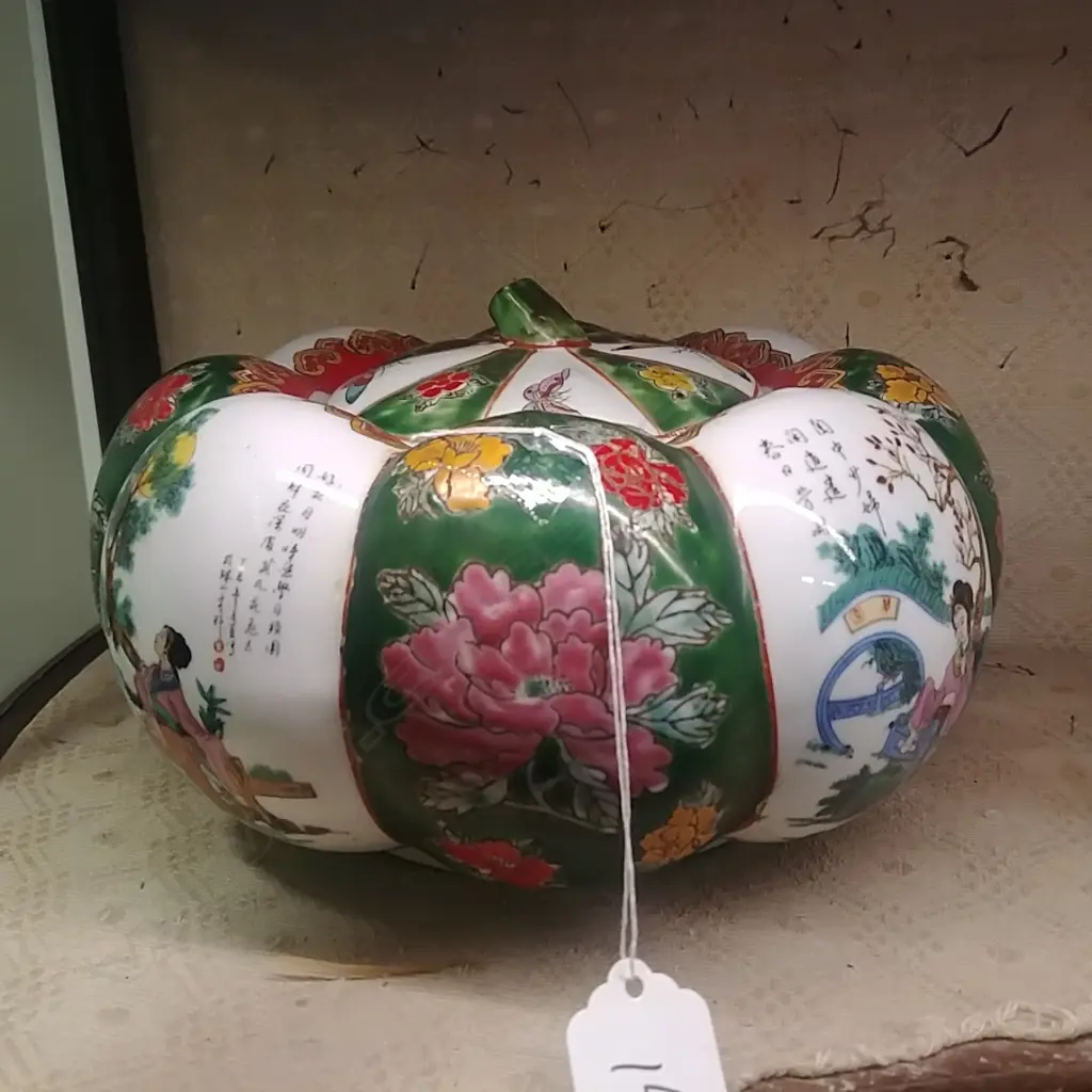 CHINESE PORCELAIN LIDDED PUMPKIN Image 1++