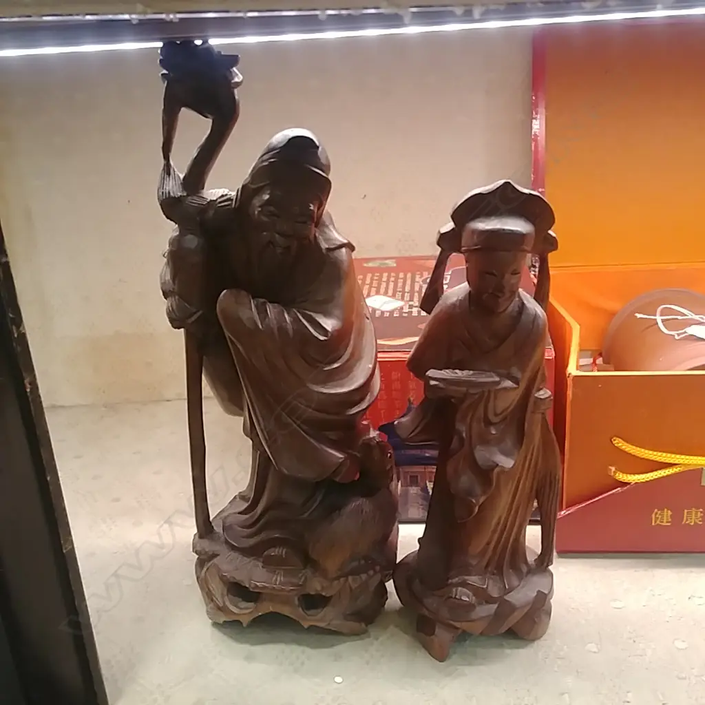 2 CHINESE WOOD CARVINGS Image 1++