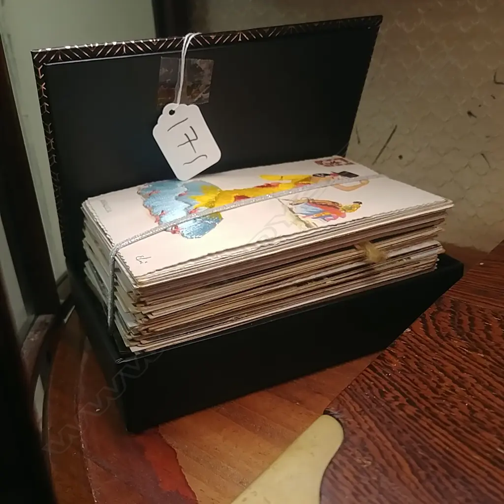BOX LOT OF POST CARDS Image 1++