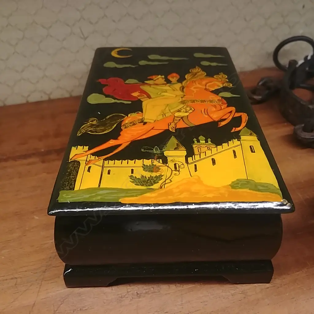 RUSSIAN DECORATED TRINKET BOX Image 1++