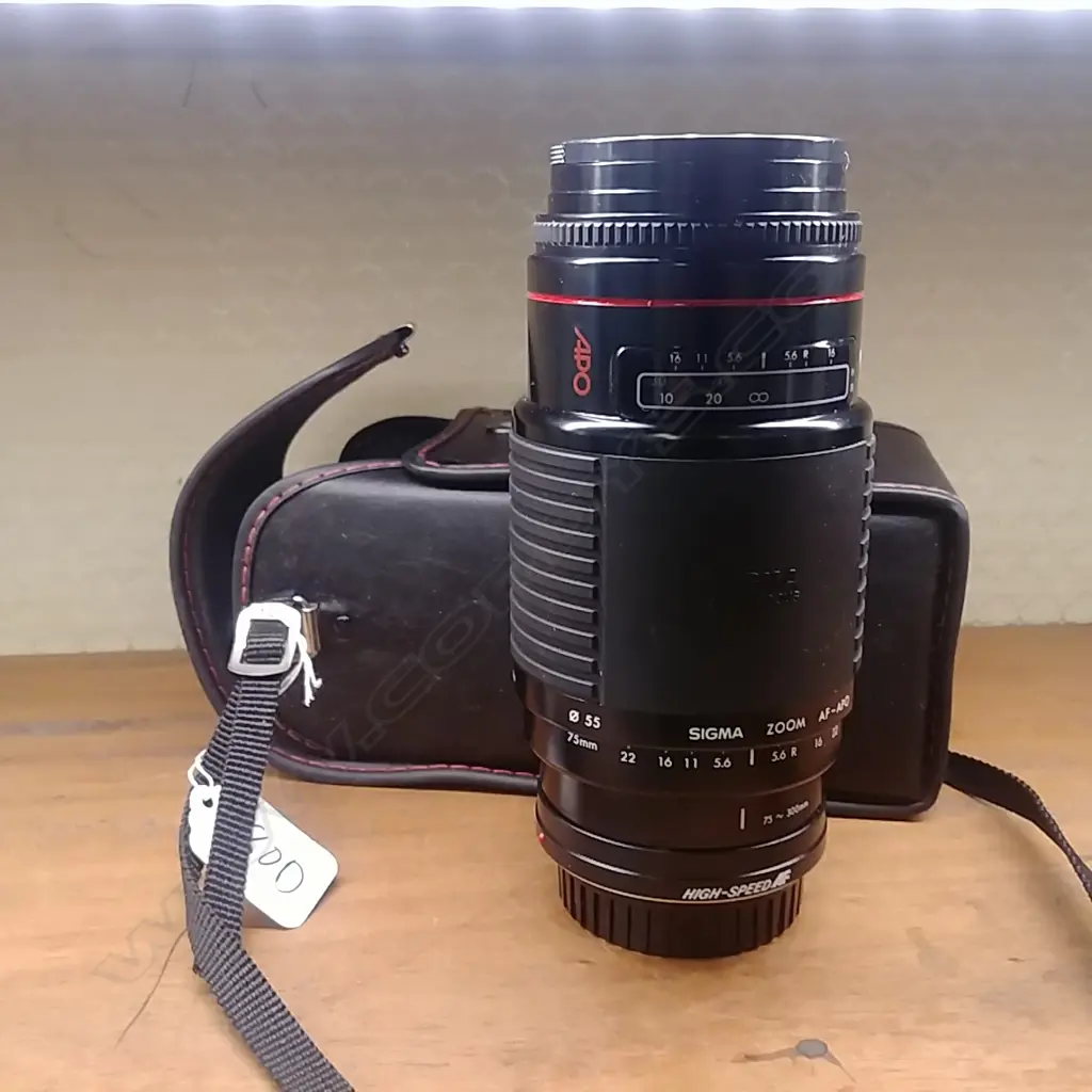 SIGMA 300mm CAMERA LENSE Image 1++