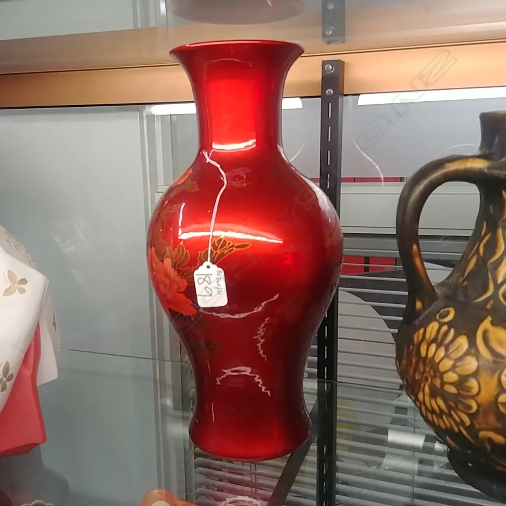 CHINESE LUSTER RED CHINA VASE Image 1++
