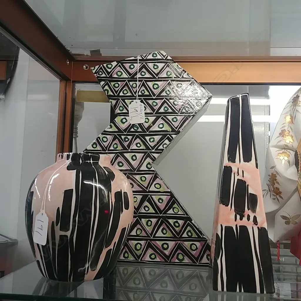 RETRO GEOMETRIC VASE + 2 OTHERS  Image 1++