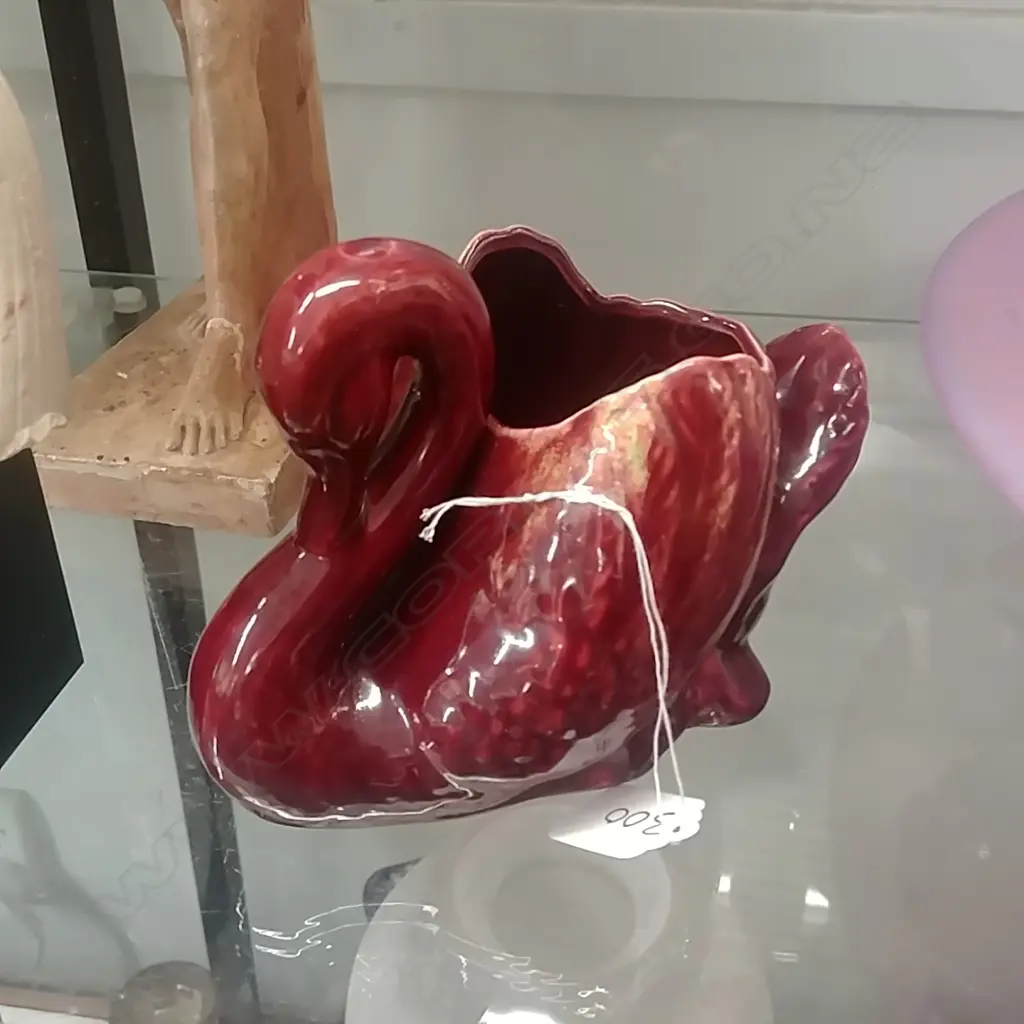 C/LYNN TYPE RED GLAZE MEDIUM SWAN Image 1++