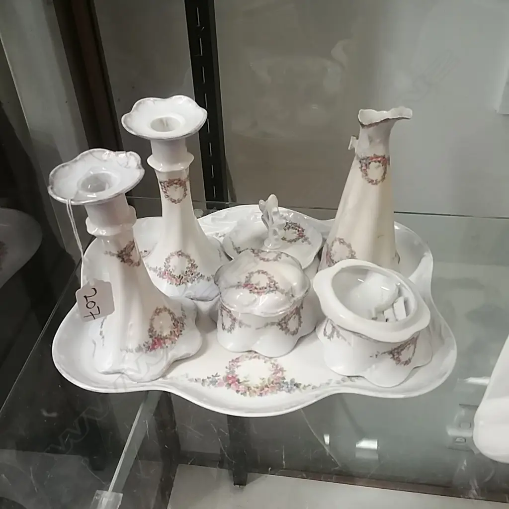 VICT DRESSING TABLE SET Image 1++