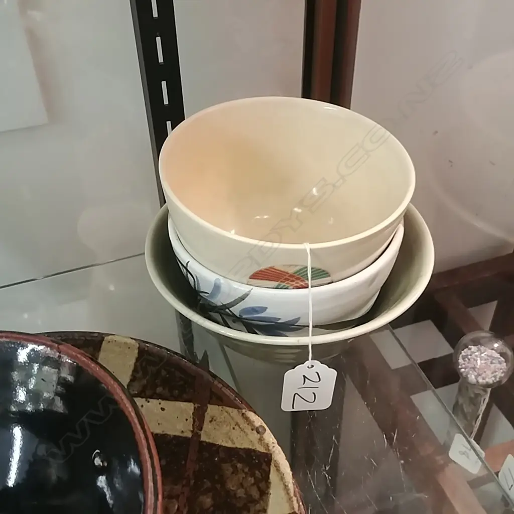 3 JAPANESE BOWLS; 1 SATSUMA Image 1++