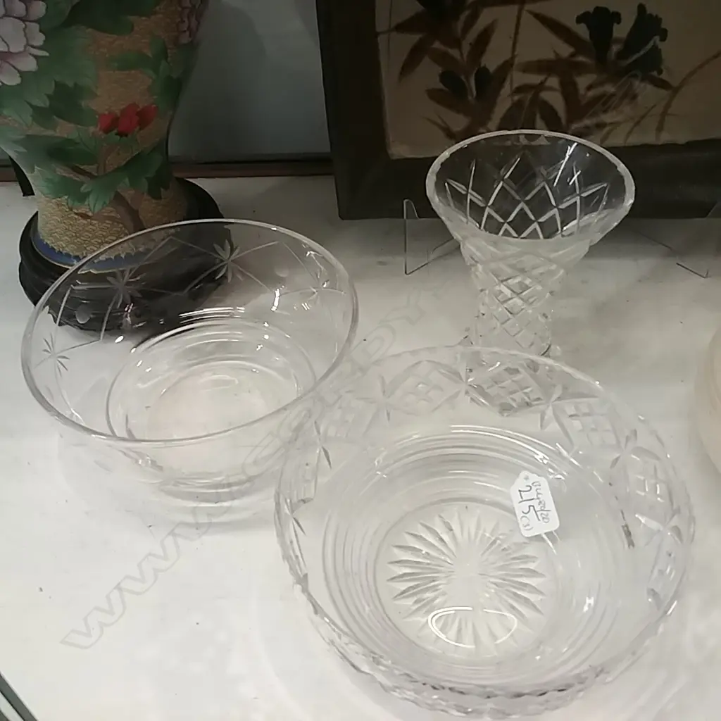 2 CRYSTAL BOWLS+VASE Image 1++