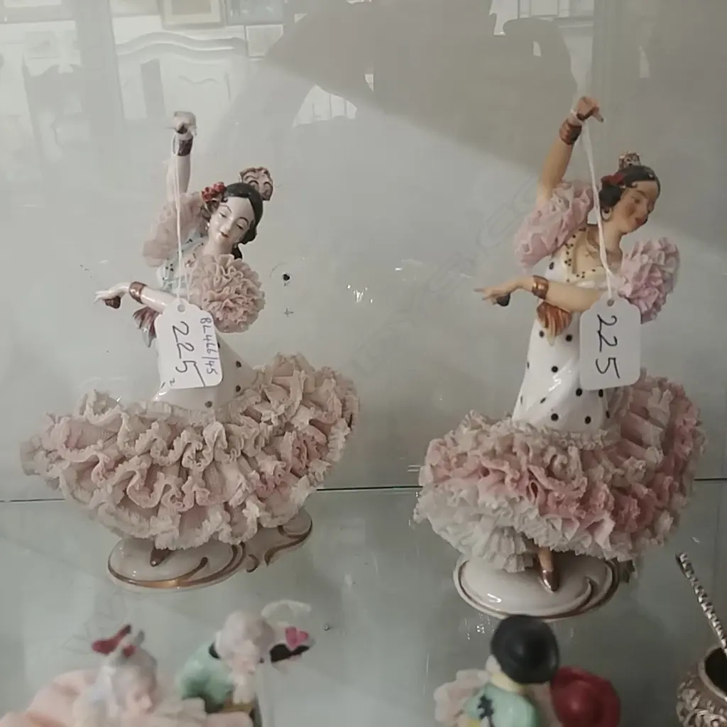2 CONT CHINA DANCERS Image 1++