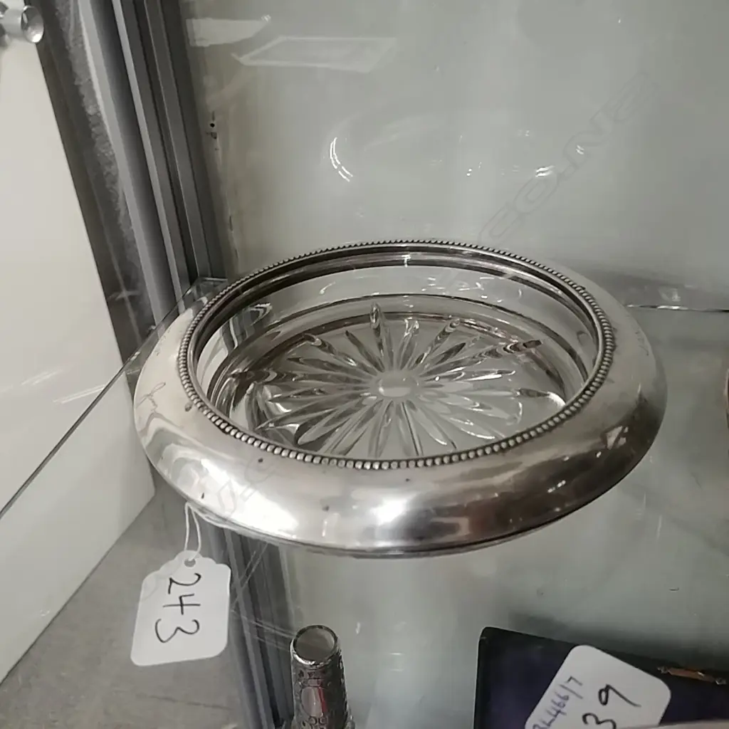 CRYSTAL WINE COASTER WITH STG SILVER COLLAR Image 1++
