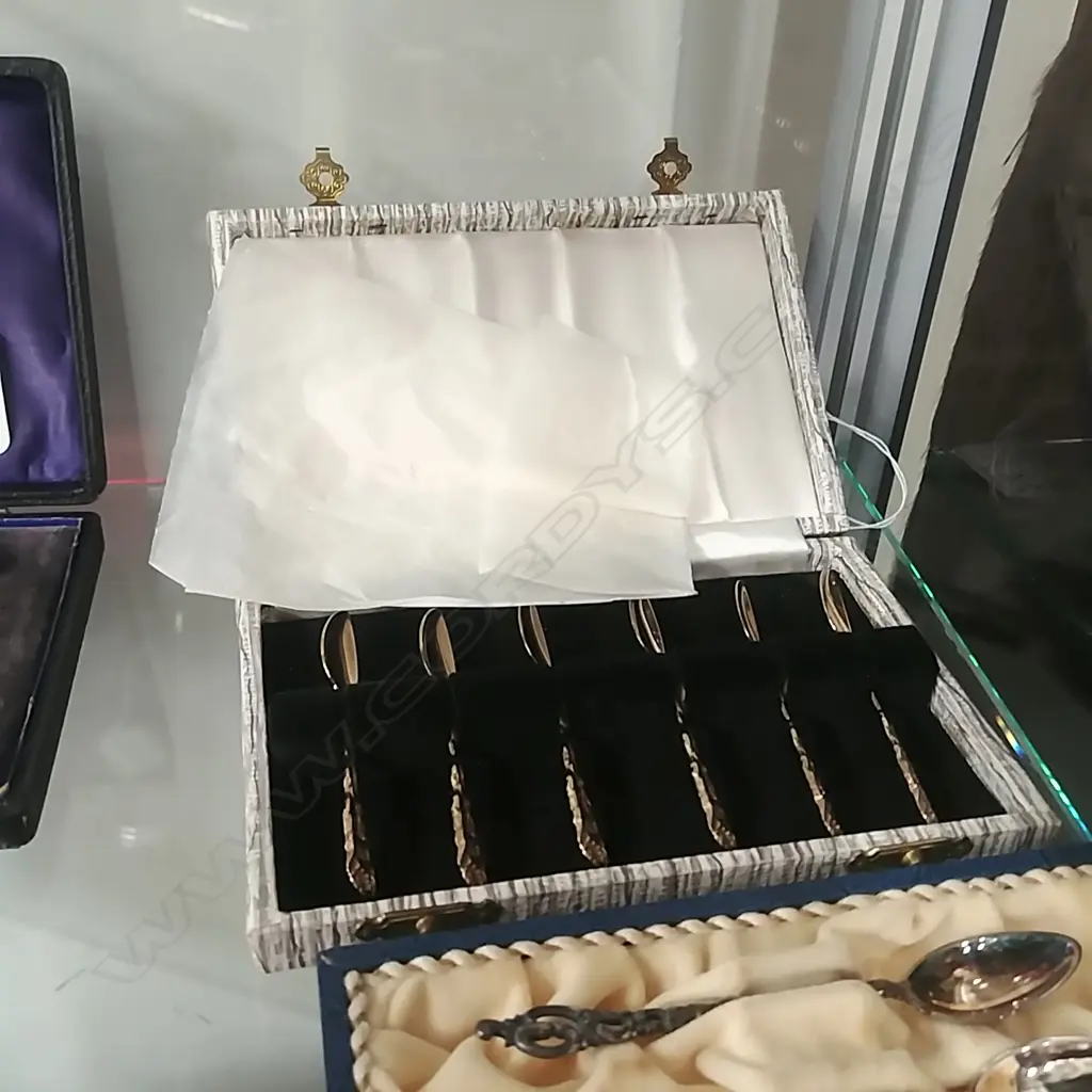 CASED STG SILVER TEASPOONS Image 1++