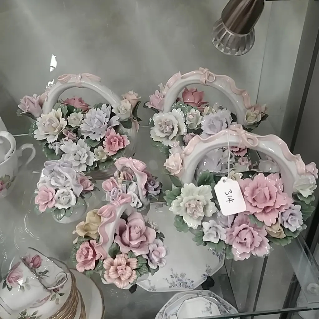 6 FLORAL ORNAMENTS Image 1++