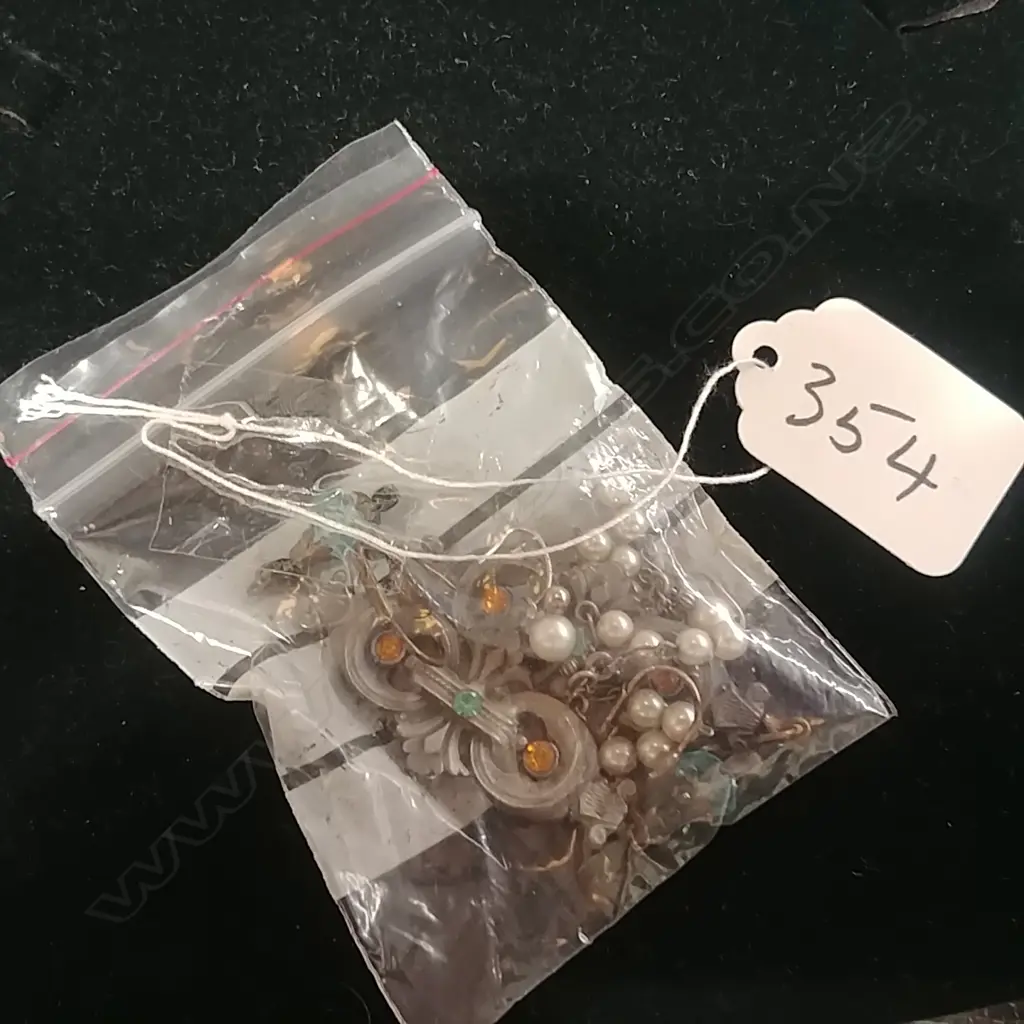 PR ANTIQUE STYLE DROP EARINGS Image 1++
