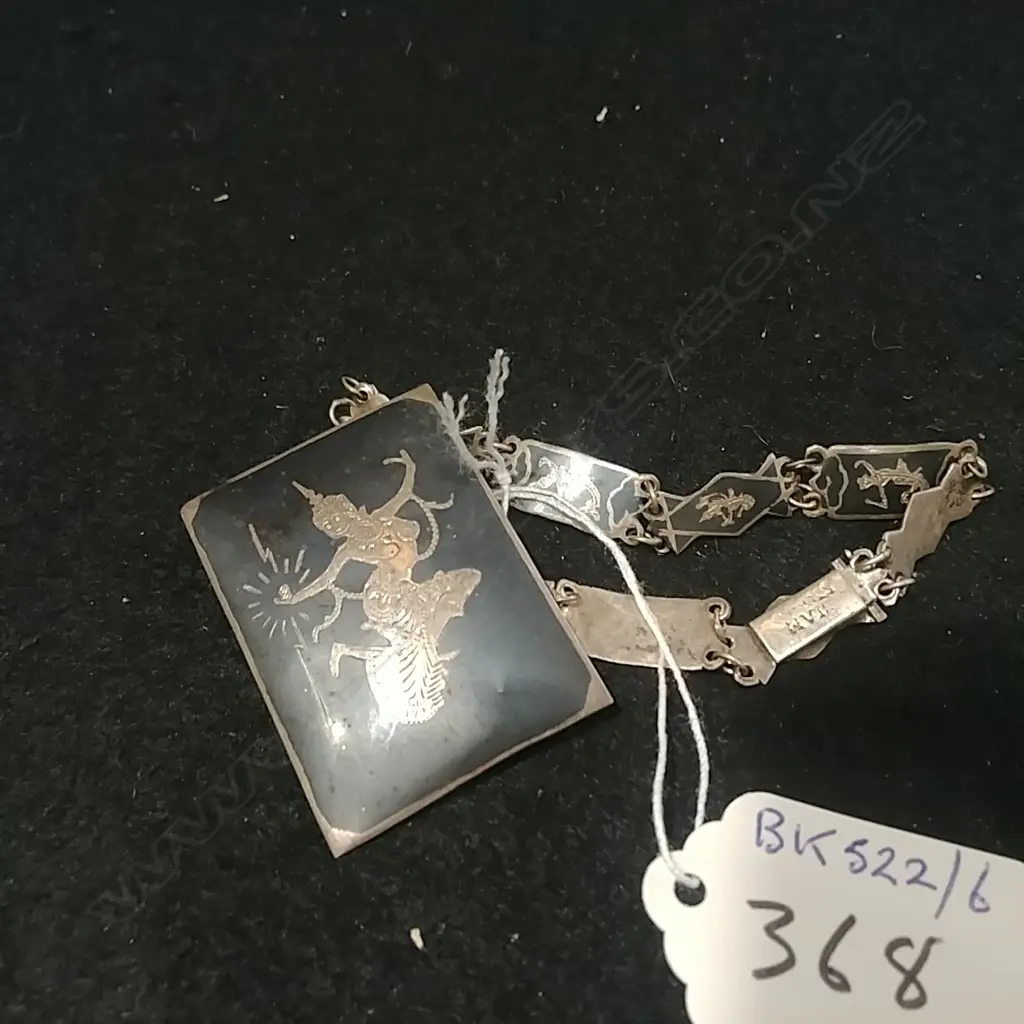 THAI SILVER BRACLET & BROOCH Image 1++