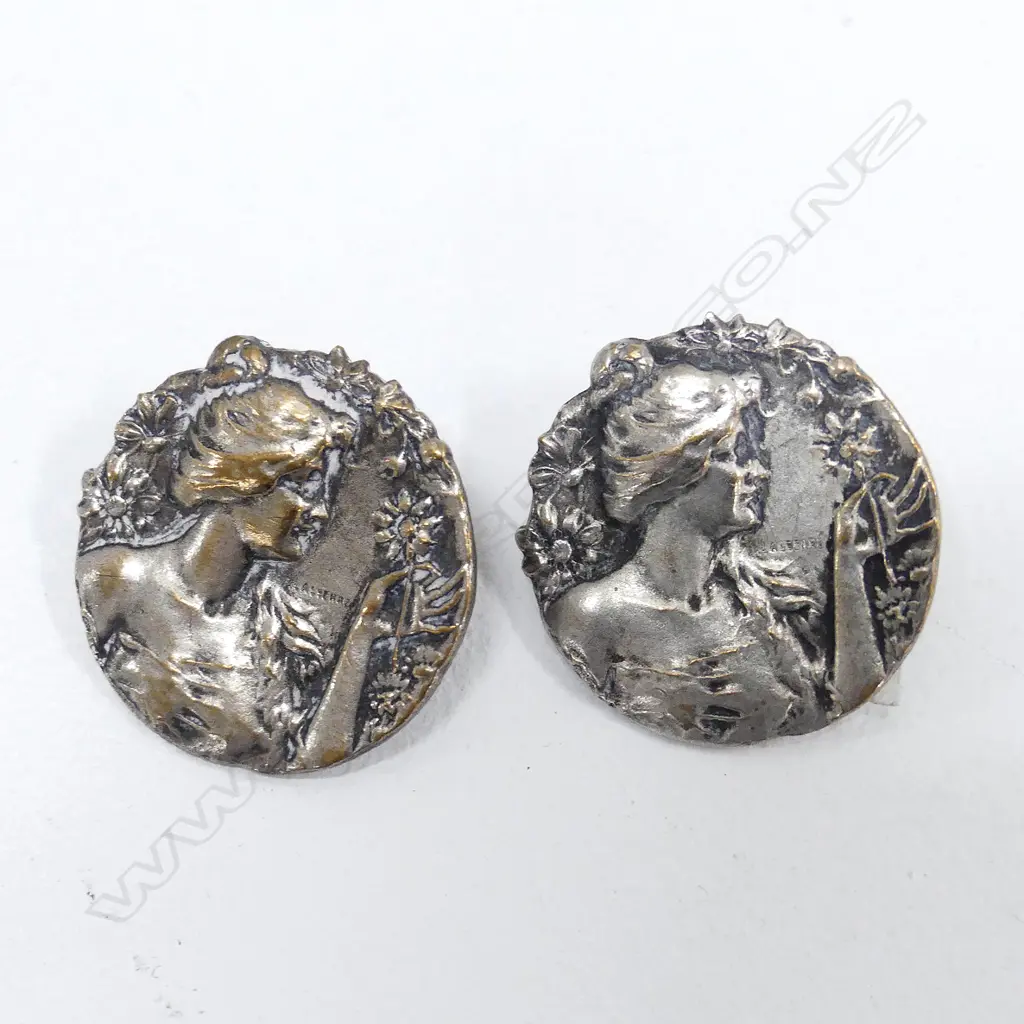 PR ART NOUVEAU SILVER PORTRAIT BUTTONS, DIA. 23MM Image 1++