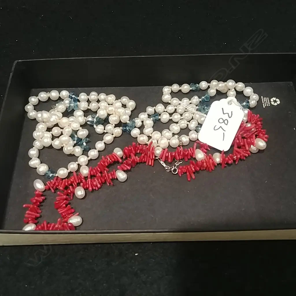 2 PEARL NECKLACES Image 1++