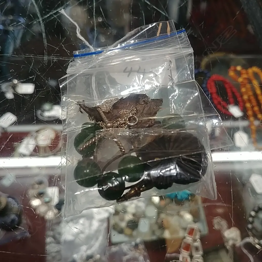 ASST JEWELLERY PCES; SEAL, KEY, SILVER ETC Image 1++