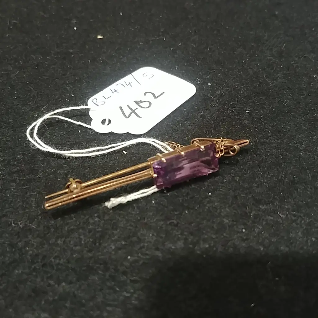 9CT ROSE GOLD AMETHYST? BAR BROOCH Image 1++
