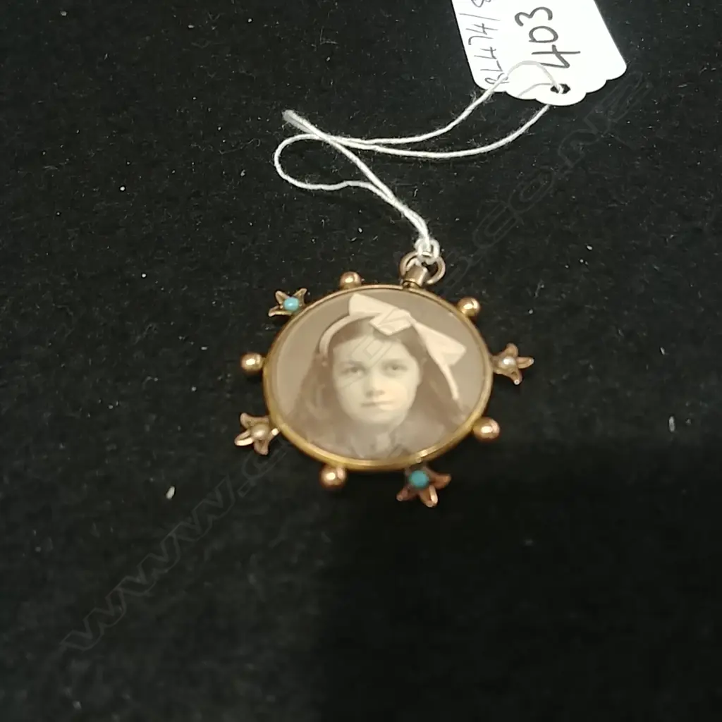 9CT? SEED PEARL/TURQ. PHOTO PENDENT Image 1++