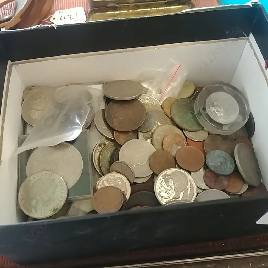 BOX ASST NZ COINS & NOTES Image 1++