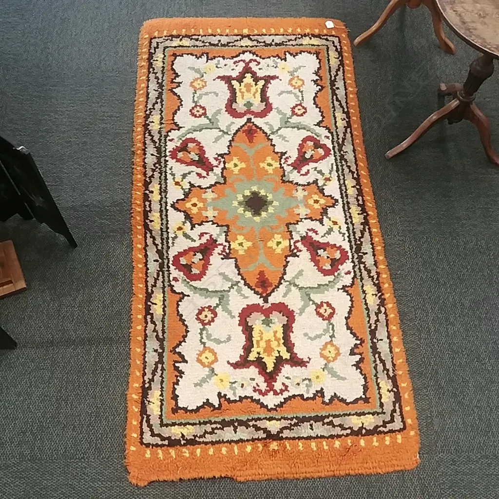 SMALL ORANGE RUG Image 1++