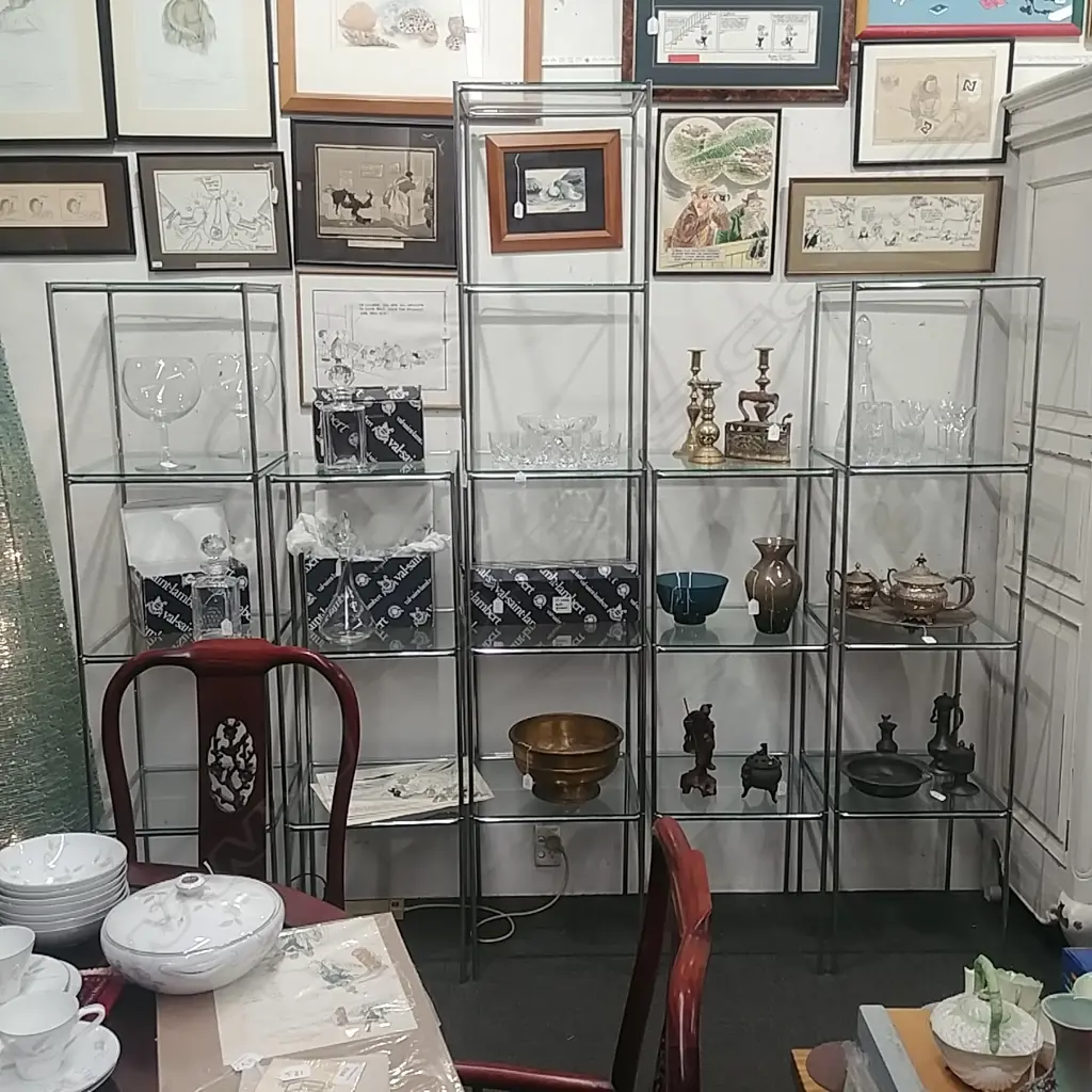 19 CHROME & GLASS STACKING DISPLAY CUBE SHELVES Image 1++
