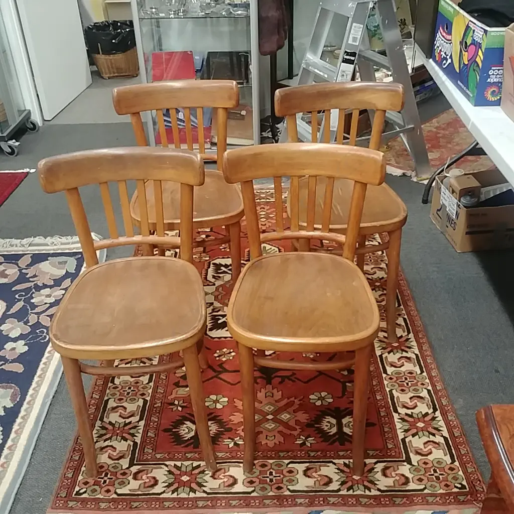 4 POLISH BENTWOOD CHAIRS Image 1++
