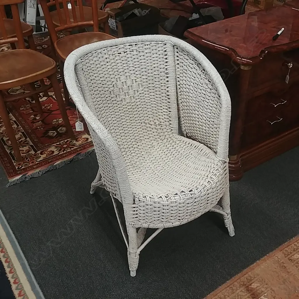 WHITE PAINTED TUB CHAIR  Image 1++