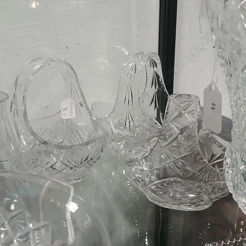 3 CRYSTAL BASKETS Image 1++