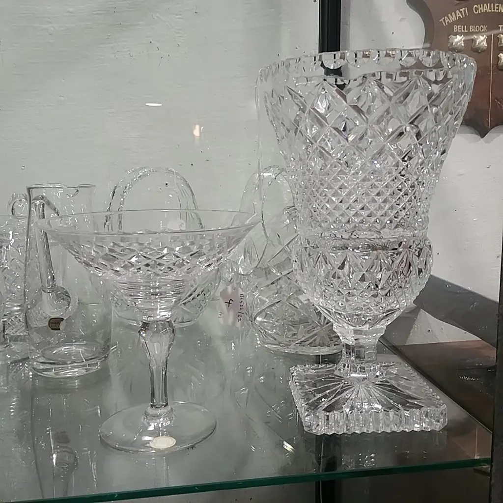 GLASS VASE & CRYSTAL COMPORT Image 1++
