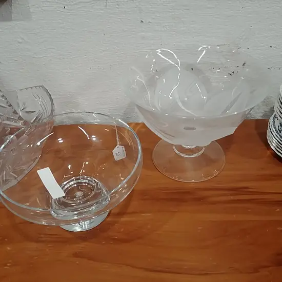 2 GLASS BOWLS