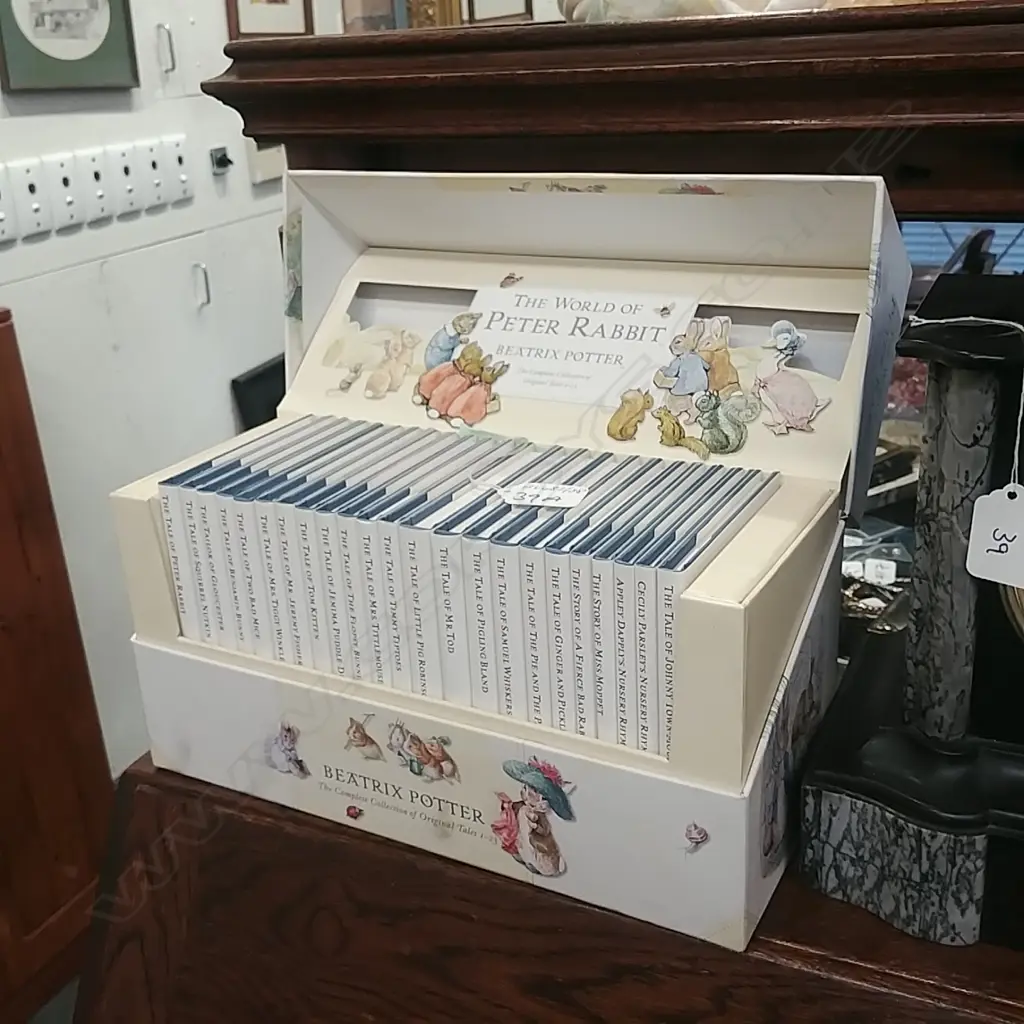 CASED SET OF B/POTTER BOOKS Image 1++