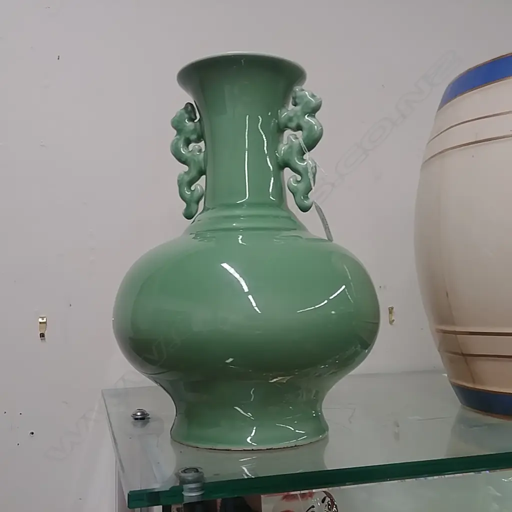 CHINESE GREEN GLAZED VASE Image 1++
