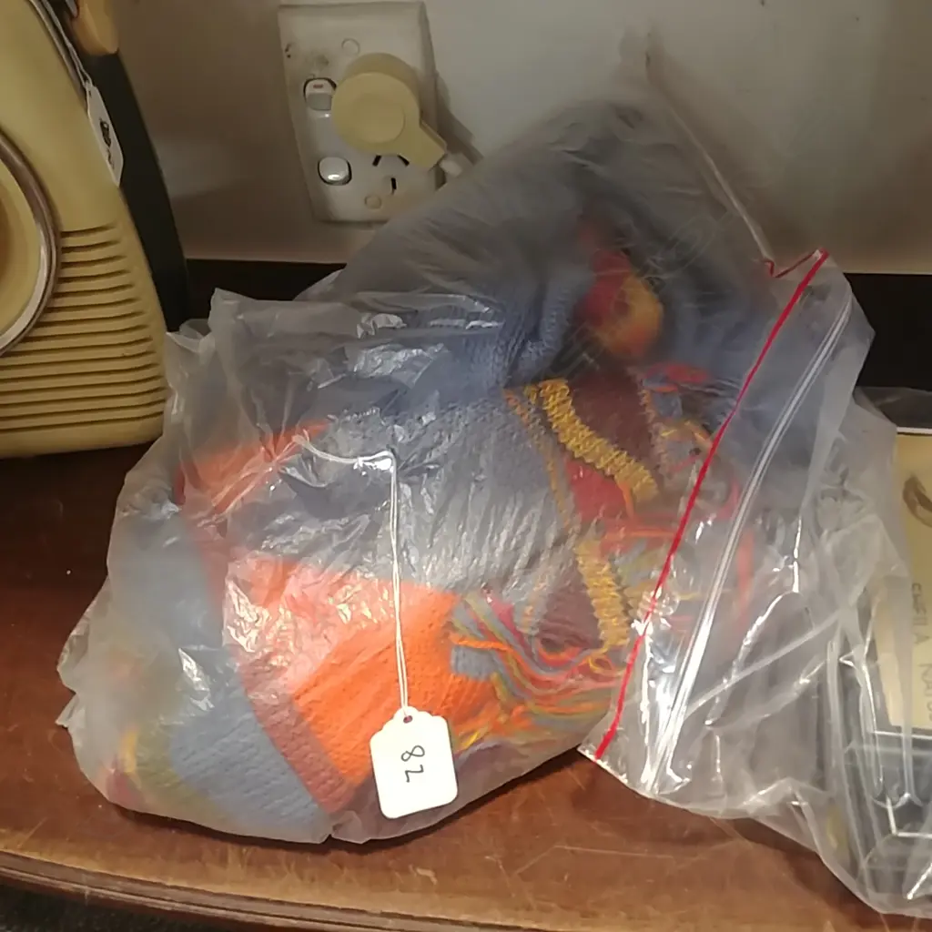 3 ASSORTED WOOL SCARFS Image 1++