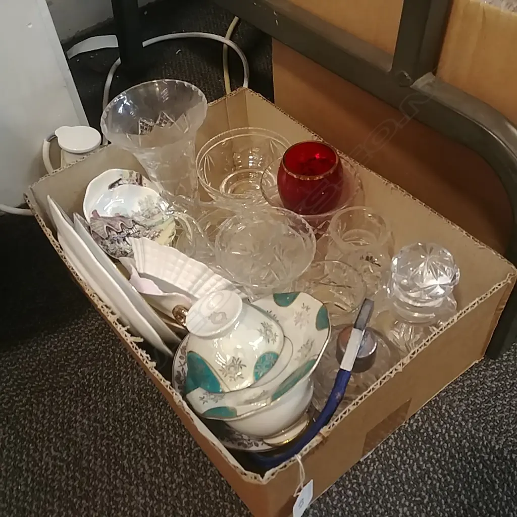 BOX LOT CRYSTAL ETC Image 1++