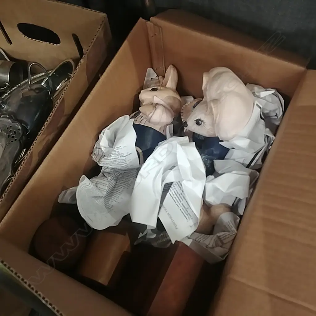 BOX LOT ORNAMENTS ETC Image 1++