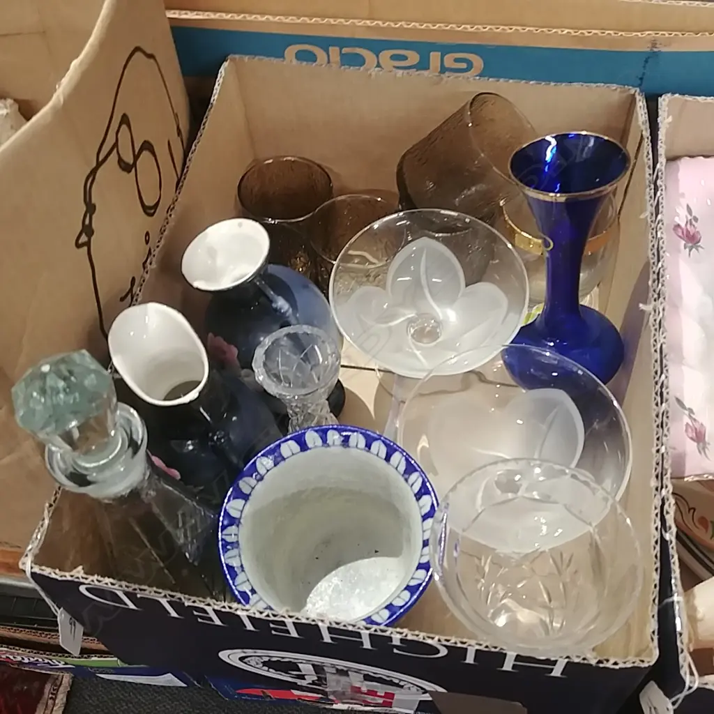 BOX LOT CHINA & GLASSES Image 1++