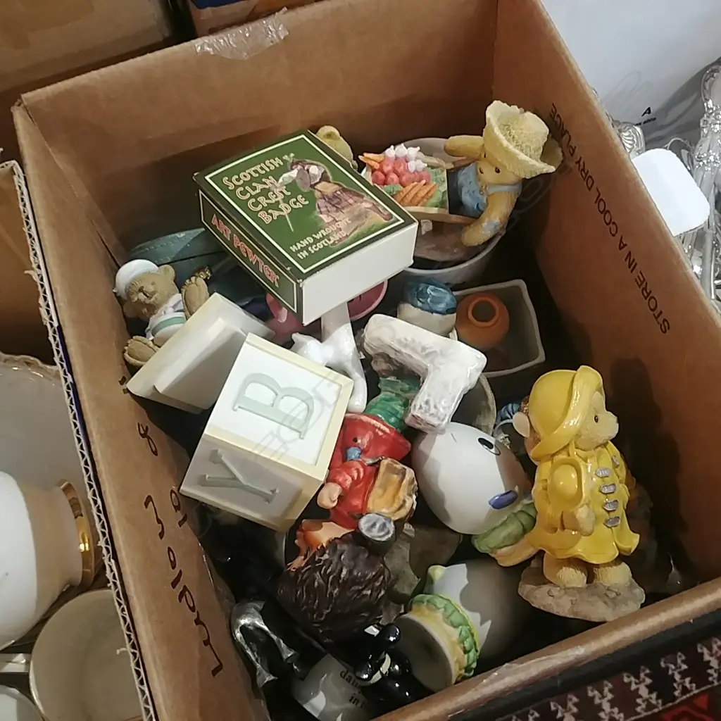 LOT ASST ORNAMENTS/BADGE ETC Image 1++