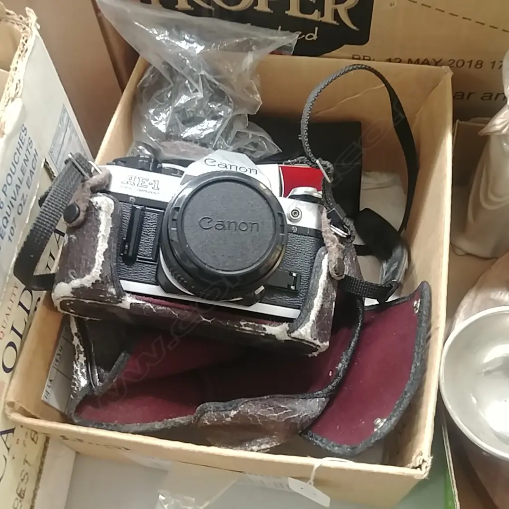 CANON AE-1  PROGRAM CAMERA + ACCESSORIES Image 1++