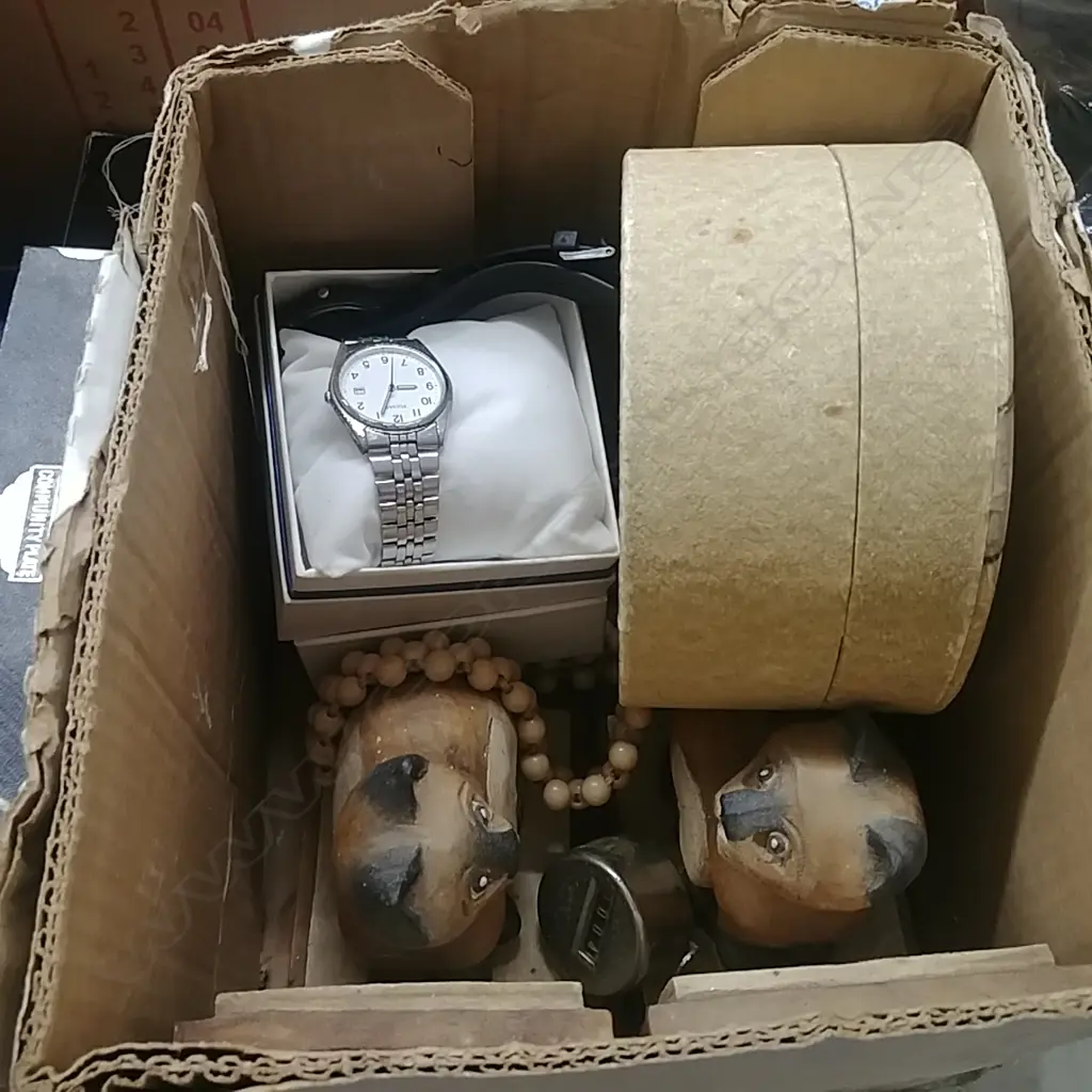 LOT COLLAR BOX/BAG/WATCH /BOOK ENDS ETC Image 1++