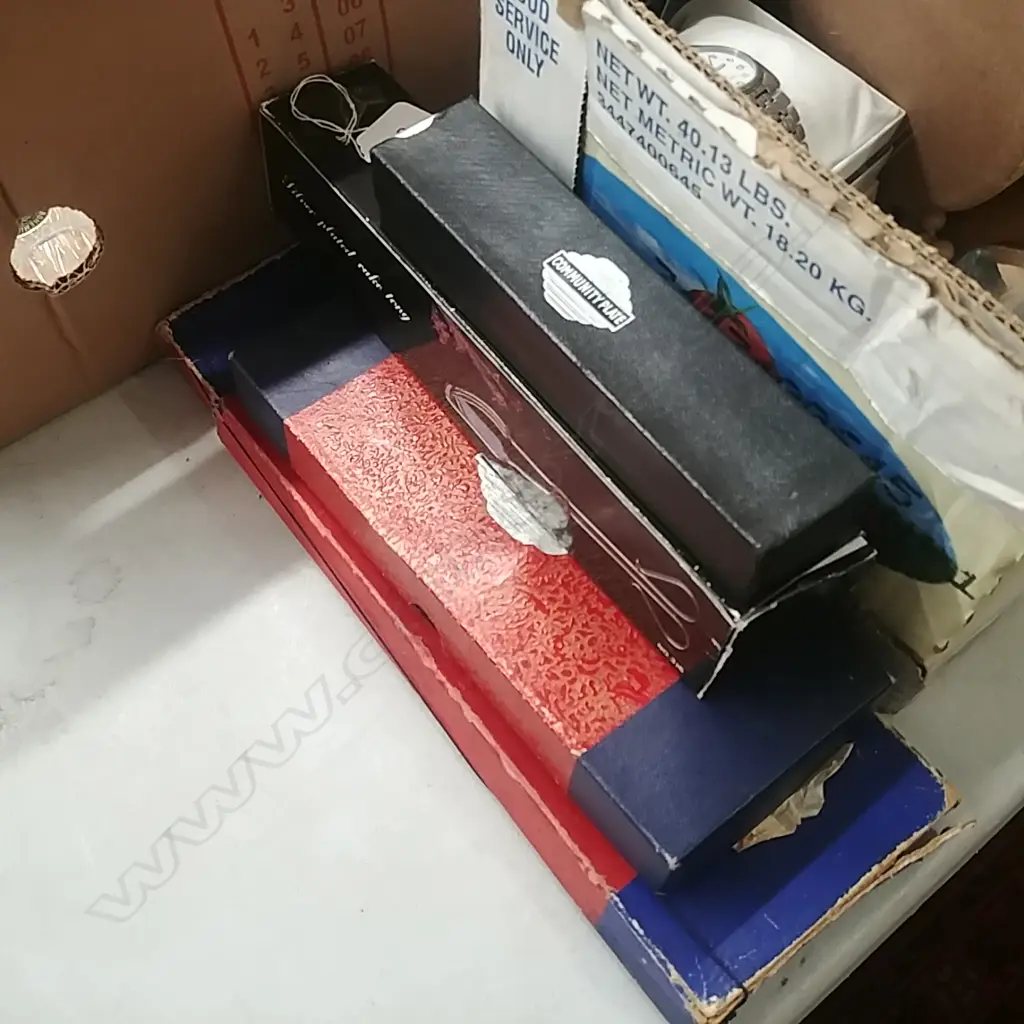 3 BOXED COMMUNITY PLATE CUTLERY + 1 Image 1++