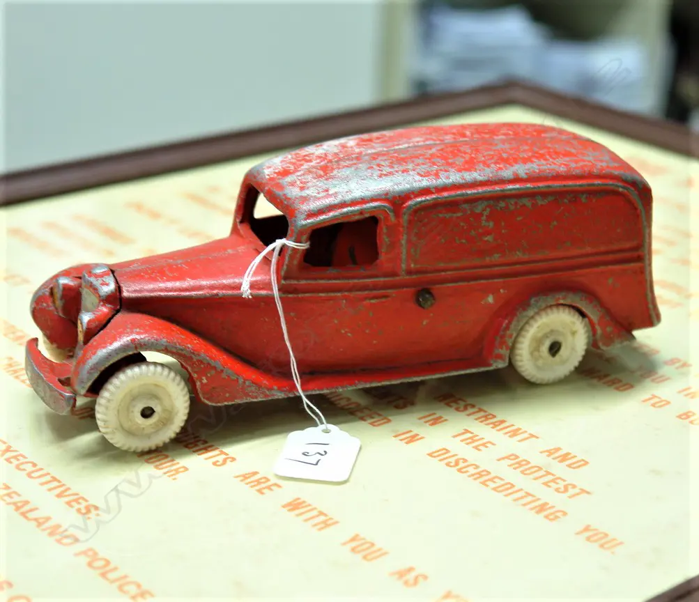 FUN-HO RED PANEL VAN #111 Image 1++