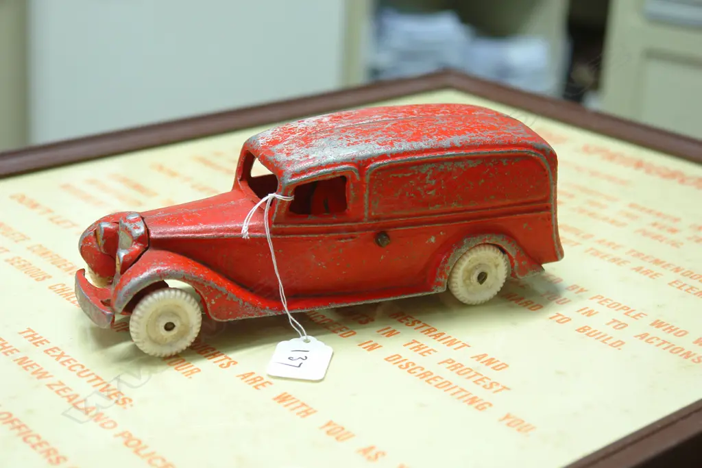 FUN-HO RED PANEL VAN #111 Image 1++