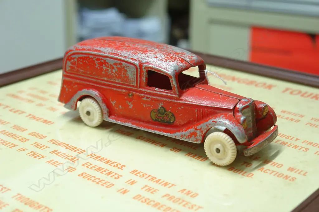 FUN-HO RED PANEL VAN #111 Image 1++