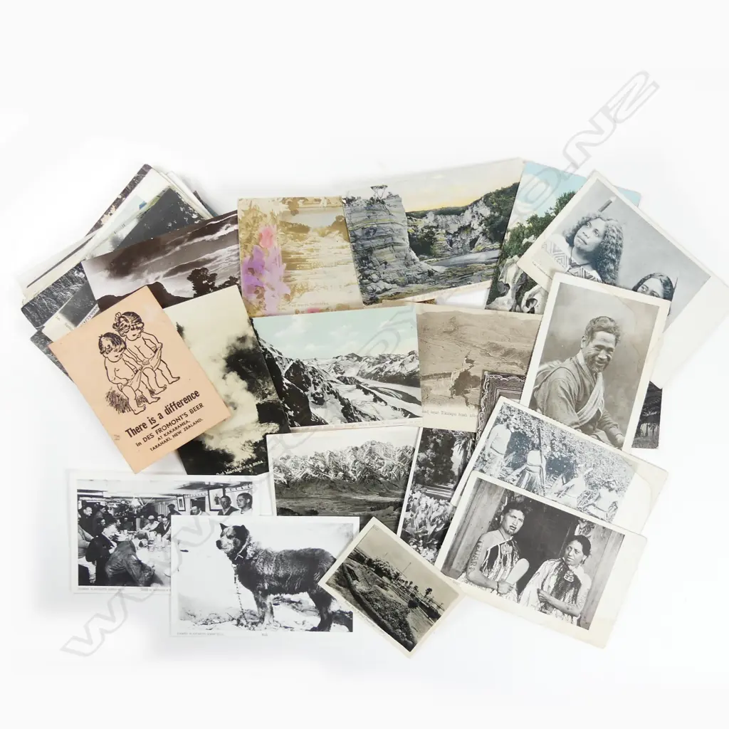 A collection of NZ postcards Image 1++
