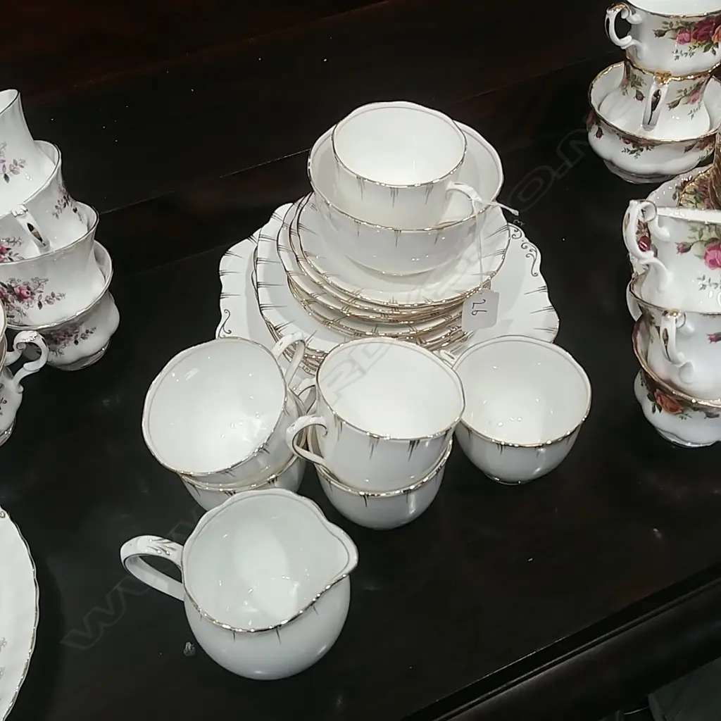 R.ALBERT CROWN CHINA 21 PC TEASET Image 1++