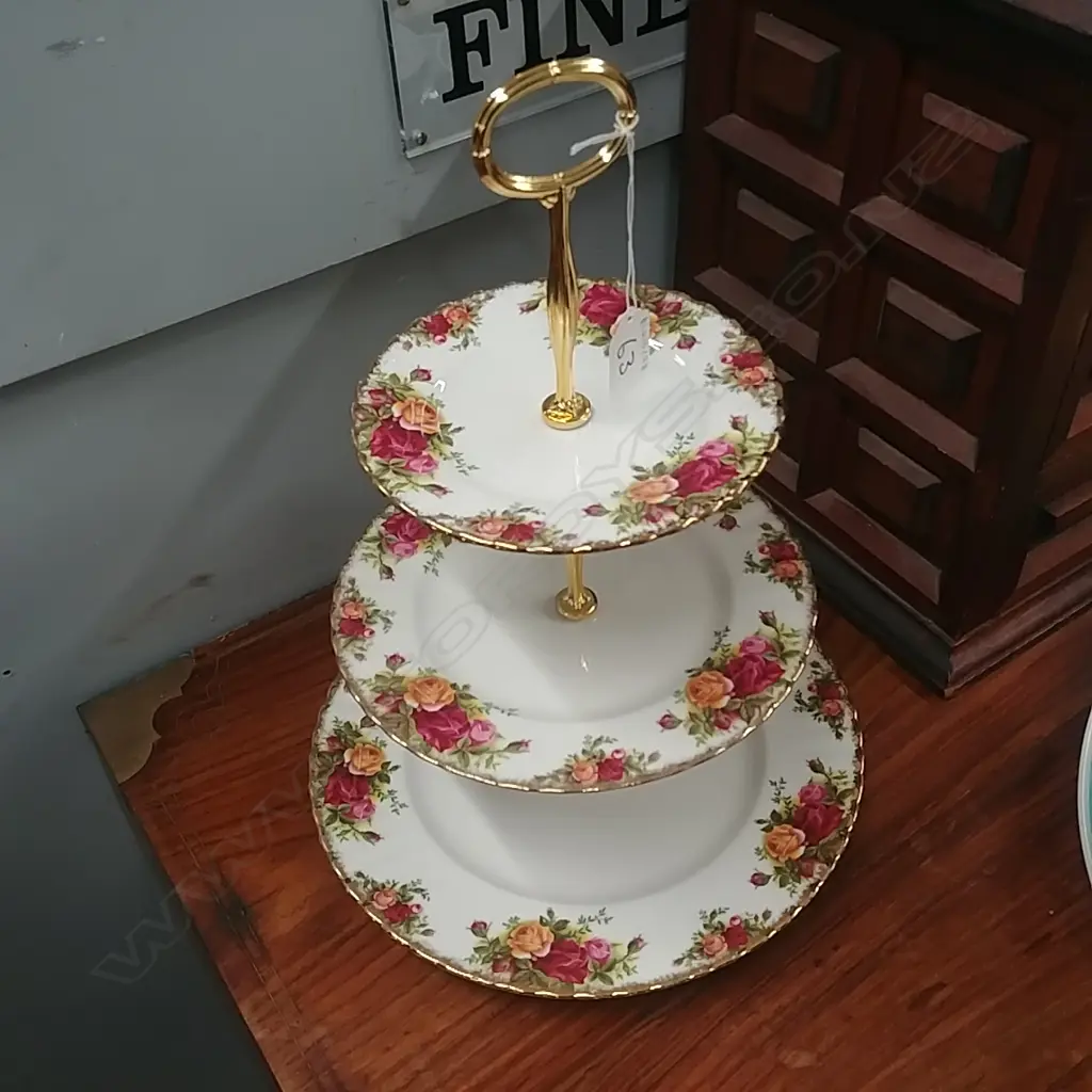 R ALBERT OCR 3 TIER CAKE STAND Image 1++