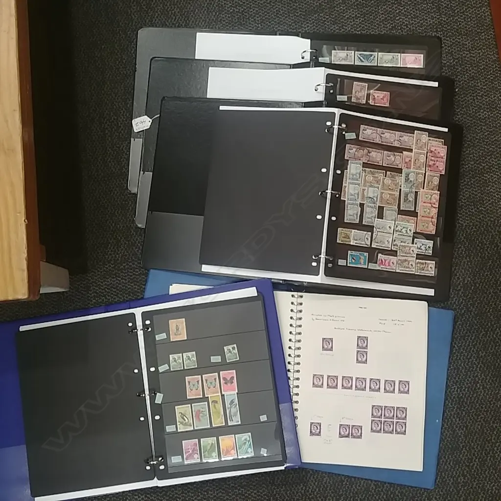 5 STAMP ALBUMS WORLD STAMPS Image 1++