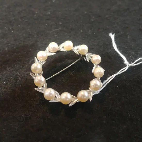 S/S & PEARL BROOCH